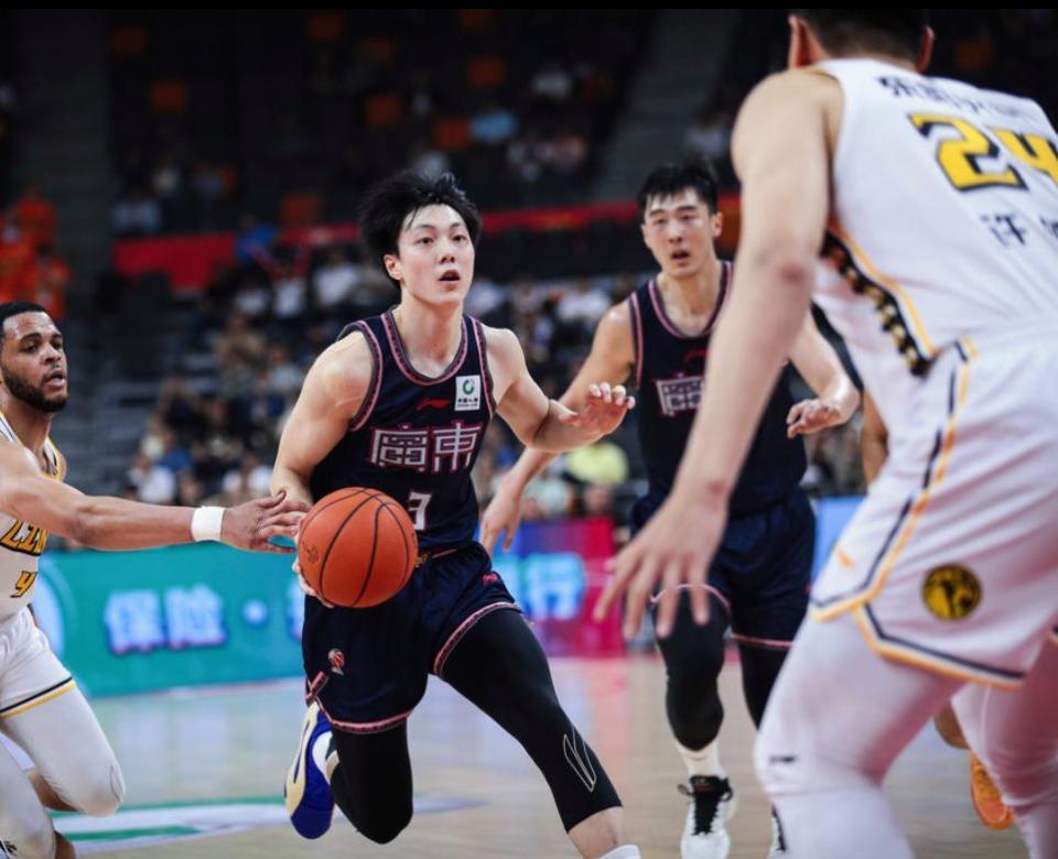 广厦男篮加时末段临场应变，志在NBA常规赛名次提升，压力陡增，赛季目标并未改变的简单介绍